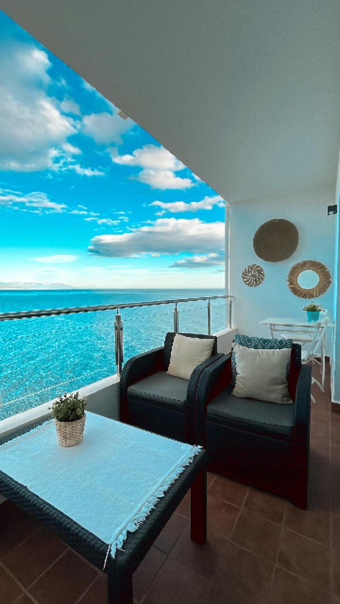 Amazing Frontline Sea Views Studio Apartment Castillo Del Vigia Torremolinos Exterior photo